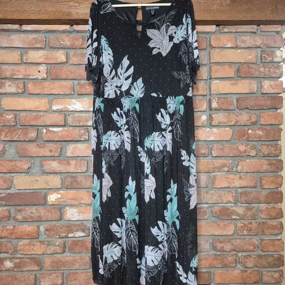 Love & Legend Botanical Maxi Dress – 2X – Lined – Sheer Sleeves - Picture 2 of 10